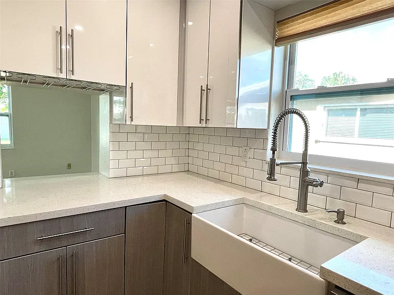 2090 NW 84th Ter — Photo 5
