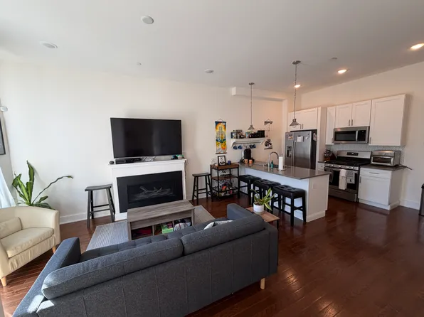 1106 N 2nd St #C, Philadelphia, PA 19123