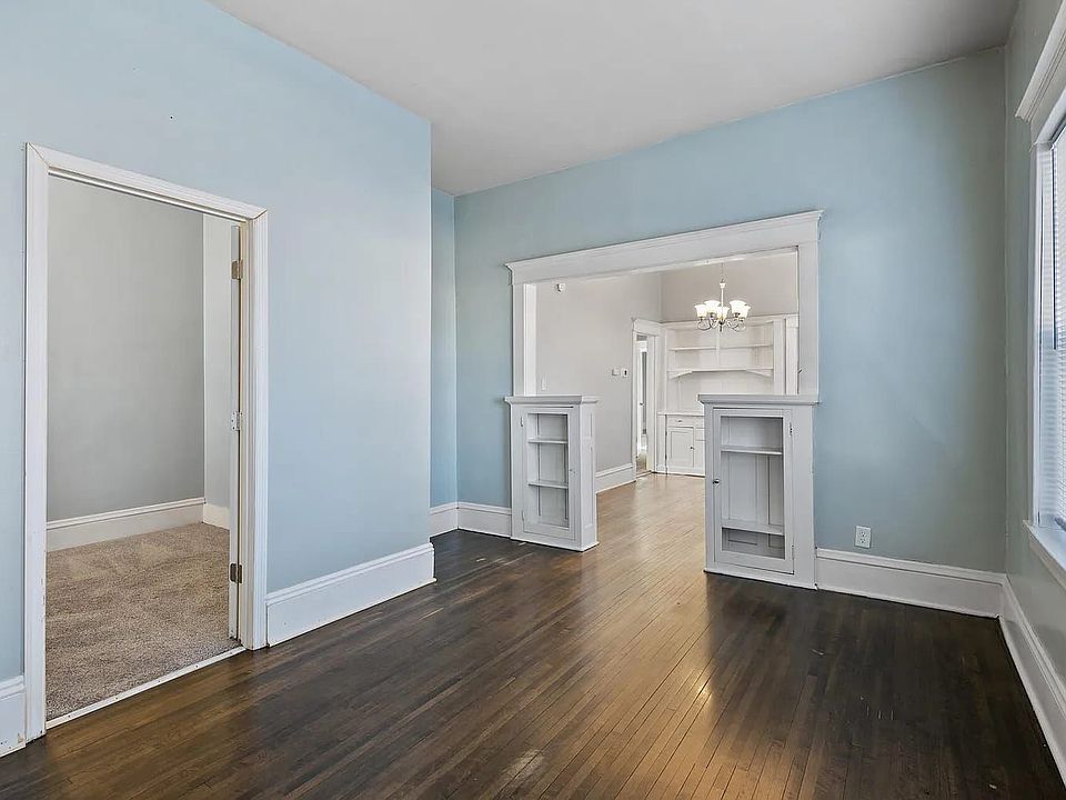 1st image of 2131 Lyndale Ave N #1