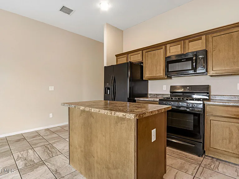 714 Hc Gilbert Minjares Dr #A — Photo 26