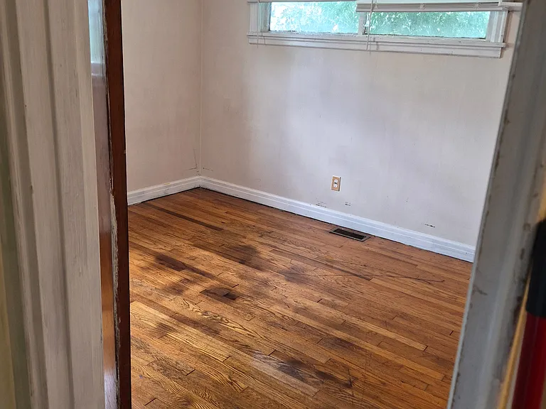 210 Foster St — Photo 8