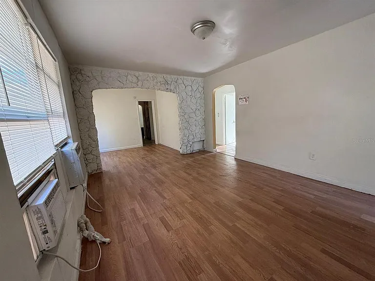229 S Candler Ave — Photo 23
