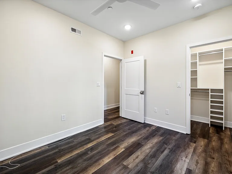 1804 W Berks St — Photo 48