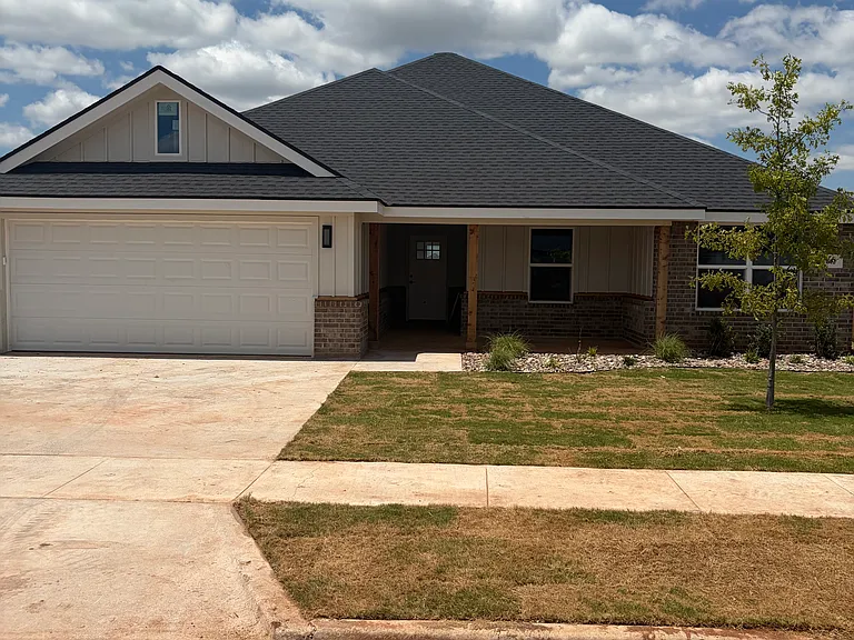 7642 Hudson Way — Photo 1