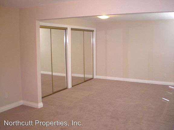 3rd image of 5223 Lodi St