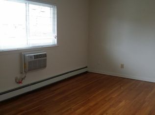 4 Waterview Dr, Pt Washington, NY 11050