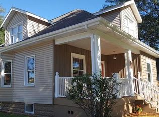 176 8th St, Wood River, IL