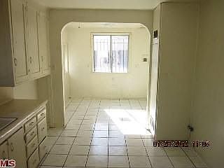 2nd image of 1130 W 98th St
