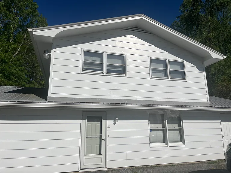 829 E Main St #2 — Photo 1