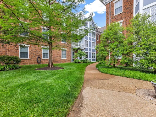 440 E Lockwood Ave APT 204, Saint Louis, MO 63119