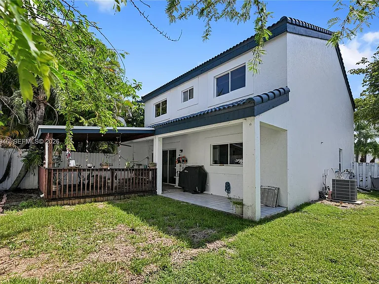 21150 NE 3rd Ave — Photo 40