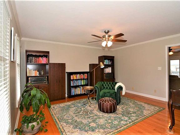 3rd image of 740 Lancaster Ct