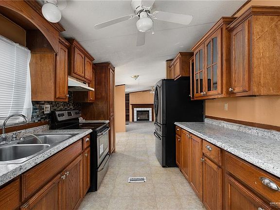 3rd image of 2711 Abraham St