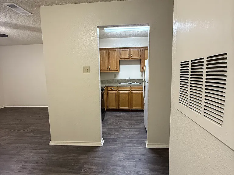 721 Avenue A #9 — Photo 7