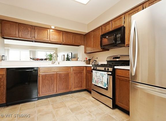 3rd image of 267 Doral Ct