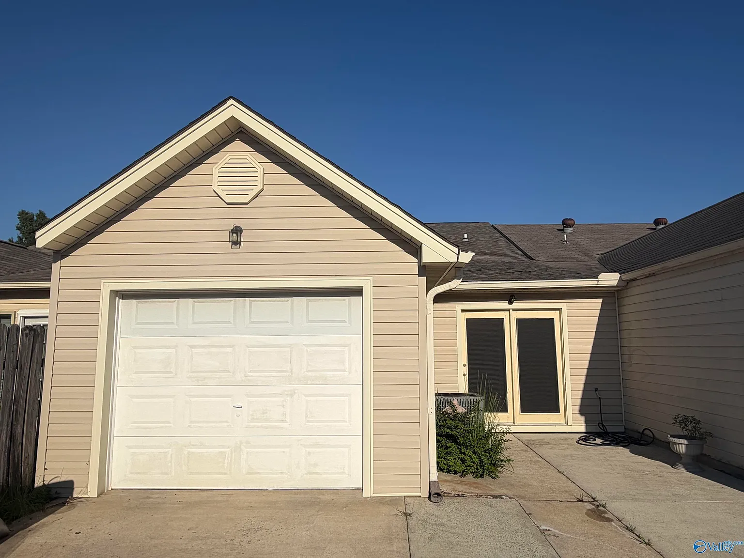 2 bed, 2.0 bath, 1436 sqft, $1,400 — Photo 2