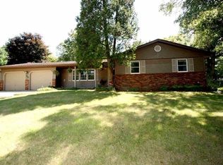 219 Pauquette Dr, Poynette, WI 53955