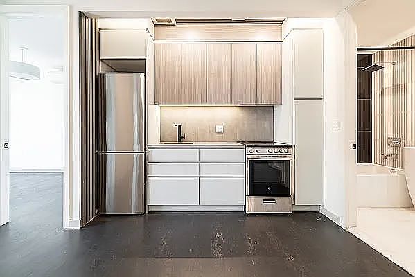 1st image of 233 Winthrop St #2B