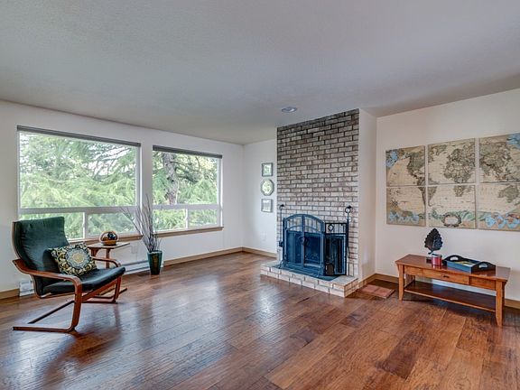 4th image of 1291 Deer Creek Dr