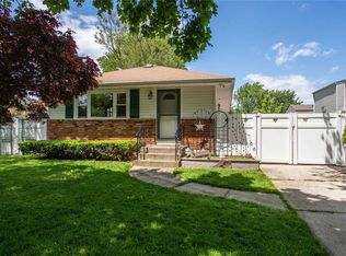 113 Fountain Ave, Selden, NY 11784