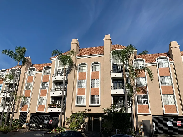 Castle Heights — Photo 2
