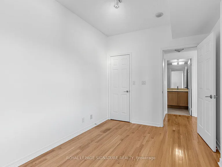 736 Spadina Ave #409 — Photo 13