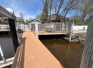 36 N Shore Dr N #18, South Haven, MI 49090