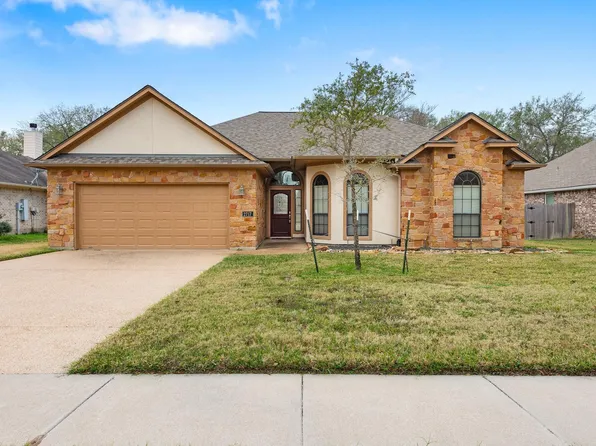 2717 Colony Village Dr, Bryan, TX 77808