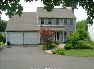 137 Elizabeth Ln, Middletown, CT 06457