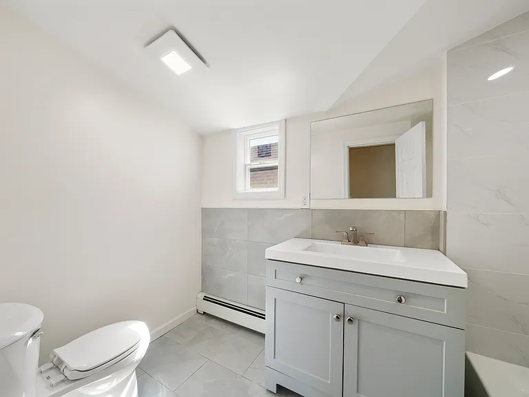 8 Cooper Pl #3 — Photo 3