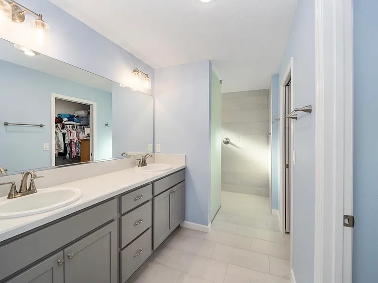 1374 Franklin Ct — Photo 9