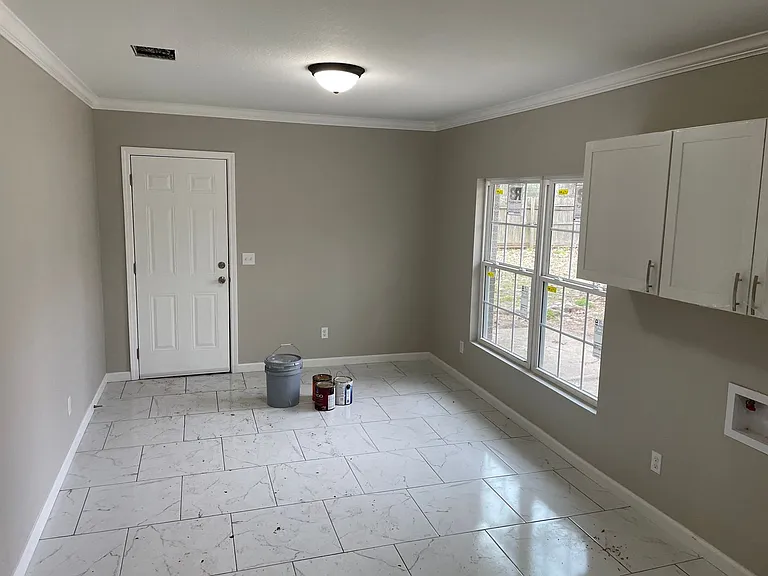 4201 Lamar Ave — Photo 8