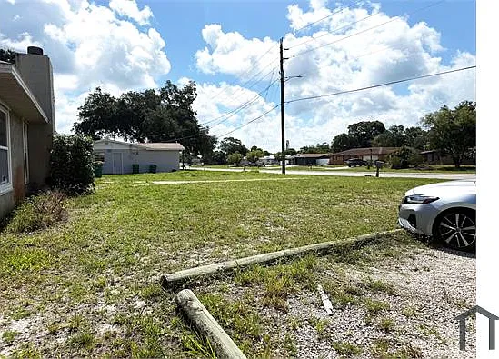 958 Fay Blvd — Photo 2