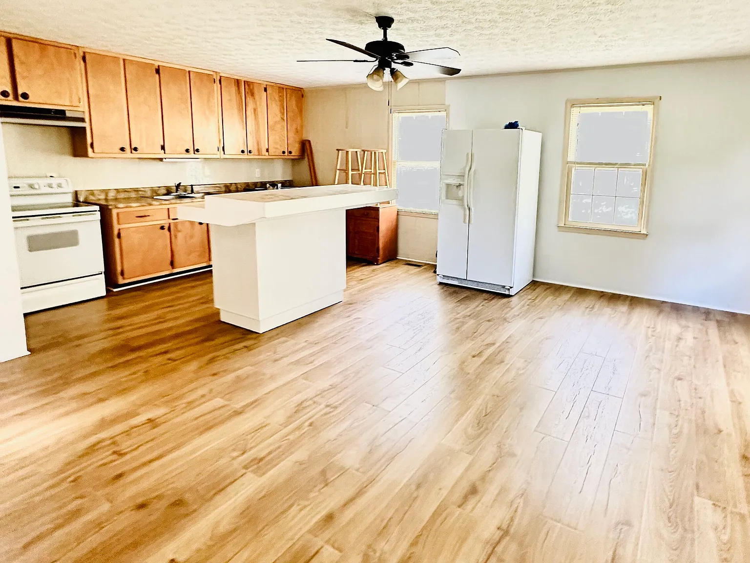 1 bed, 1.0 bath, 750 sqft, $1,050 — Photo 3