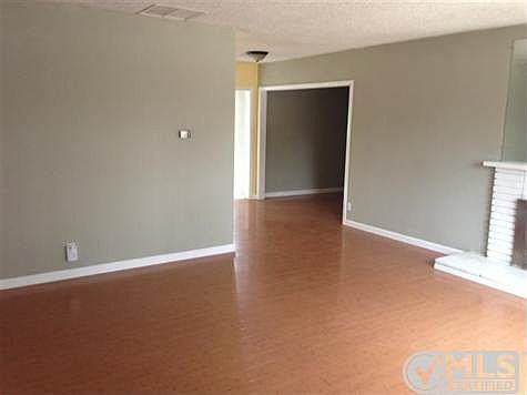4th image of 10738 Lincoln Ave