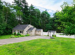 5 John St, Raymond, NH 03077