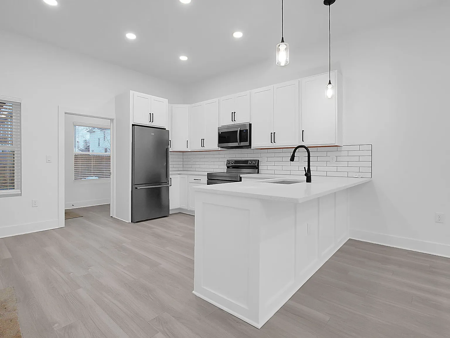3 bed, 1600 sqft, $2,750 — Photo 4