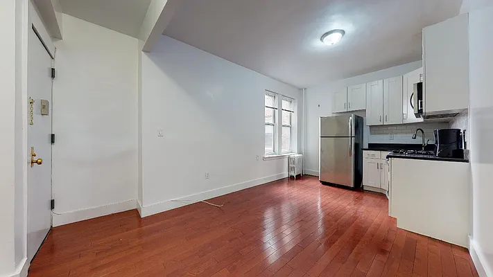 Rented by Bond New York | media 2