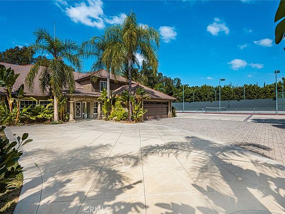 3rd image of 101 S Belleza Ln