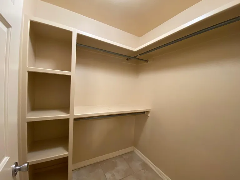 1903 W Bronze St #1 — Photo 2