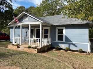 319 S 2nd St, Vivian, LA 71082