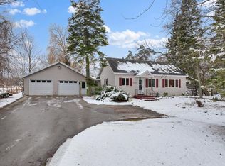 5375 Allen Rd, Little Suamico, WI 54141