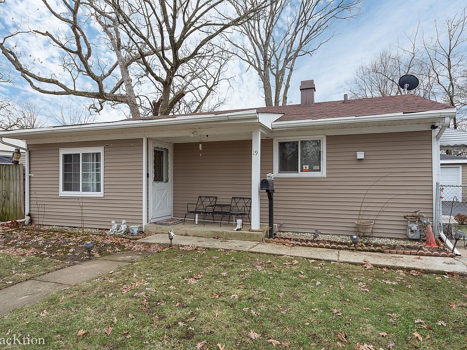 1st image of 19 Meadowlark Ln