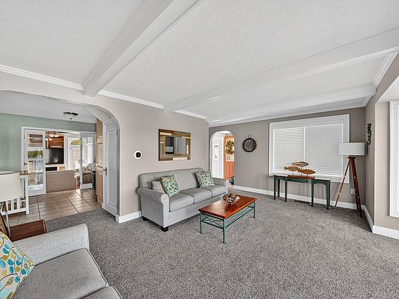 4th image of 26199 Lake Dr