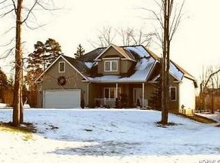 121 Burning Tree Dr, Aurora, OH 44202