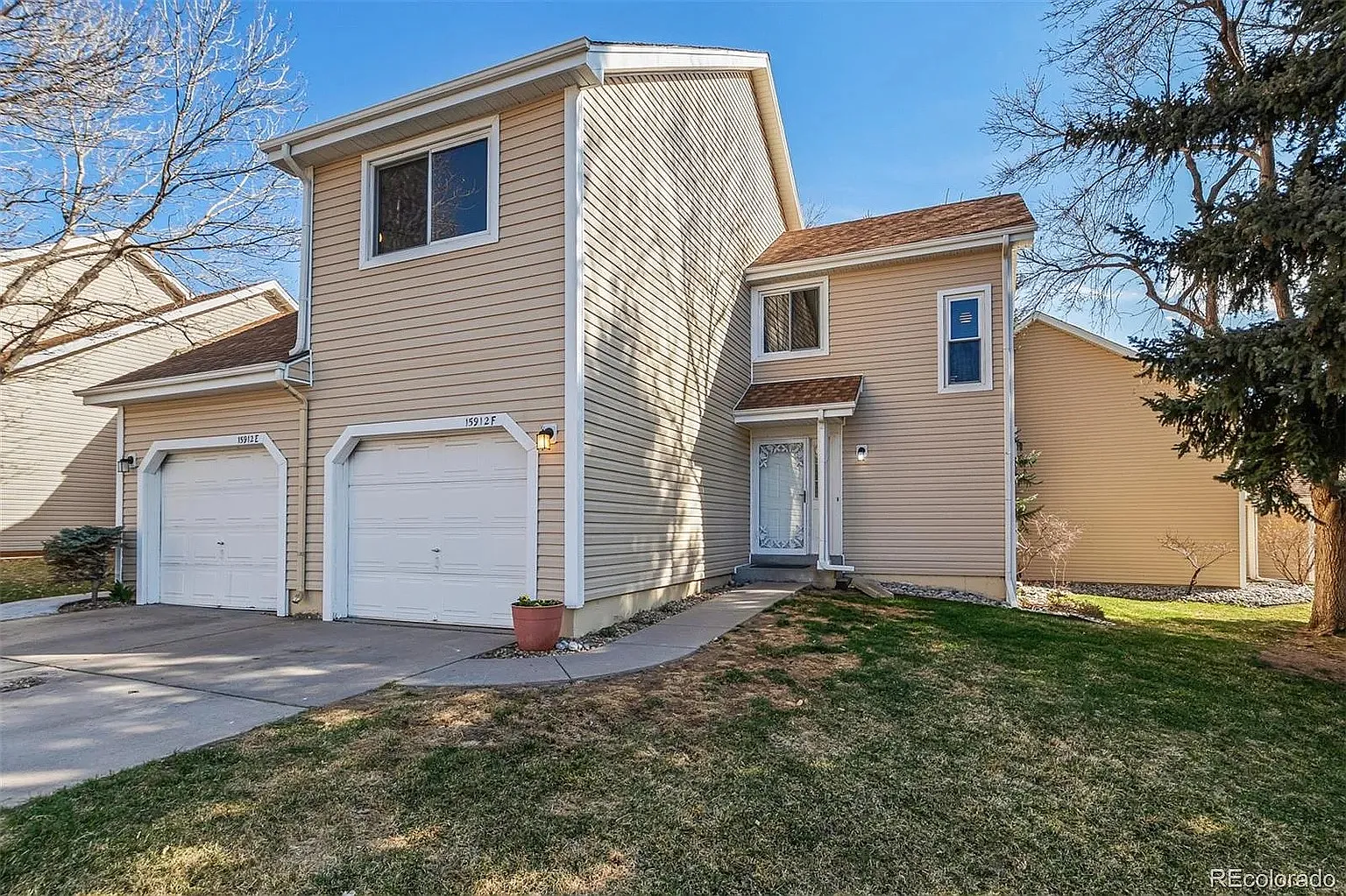 2 bed, 2.5 bath, 1976 sqft, $2,500 — Photo 1