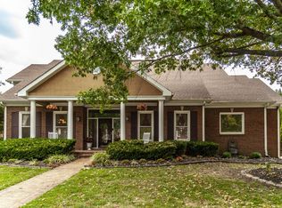 135 N Country Club Dr, Hendersonville, TN 37075