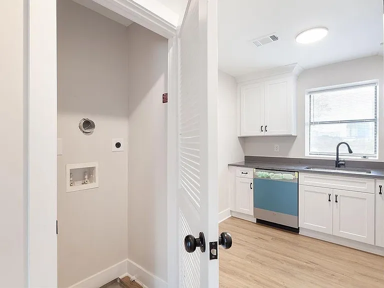 396 Linden Ave NE #202 — Photo 8