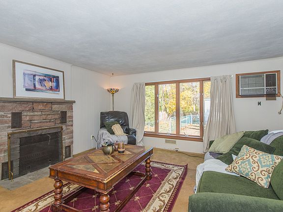 Apt 1 Livingroom with fireplace