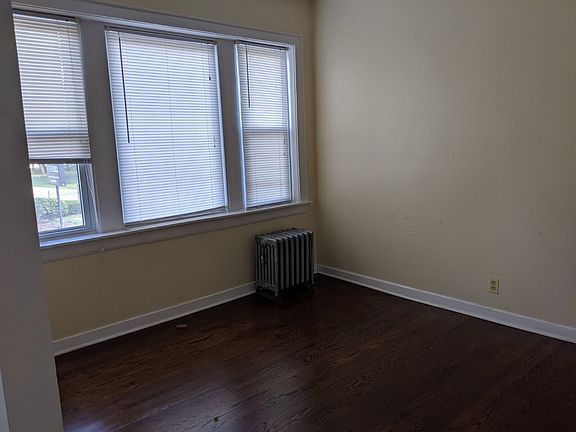 3rd image of 5600 N Western Ave #5604-104
